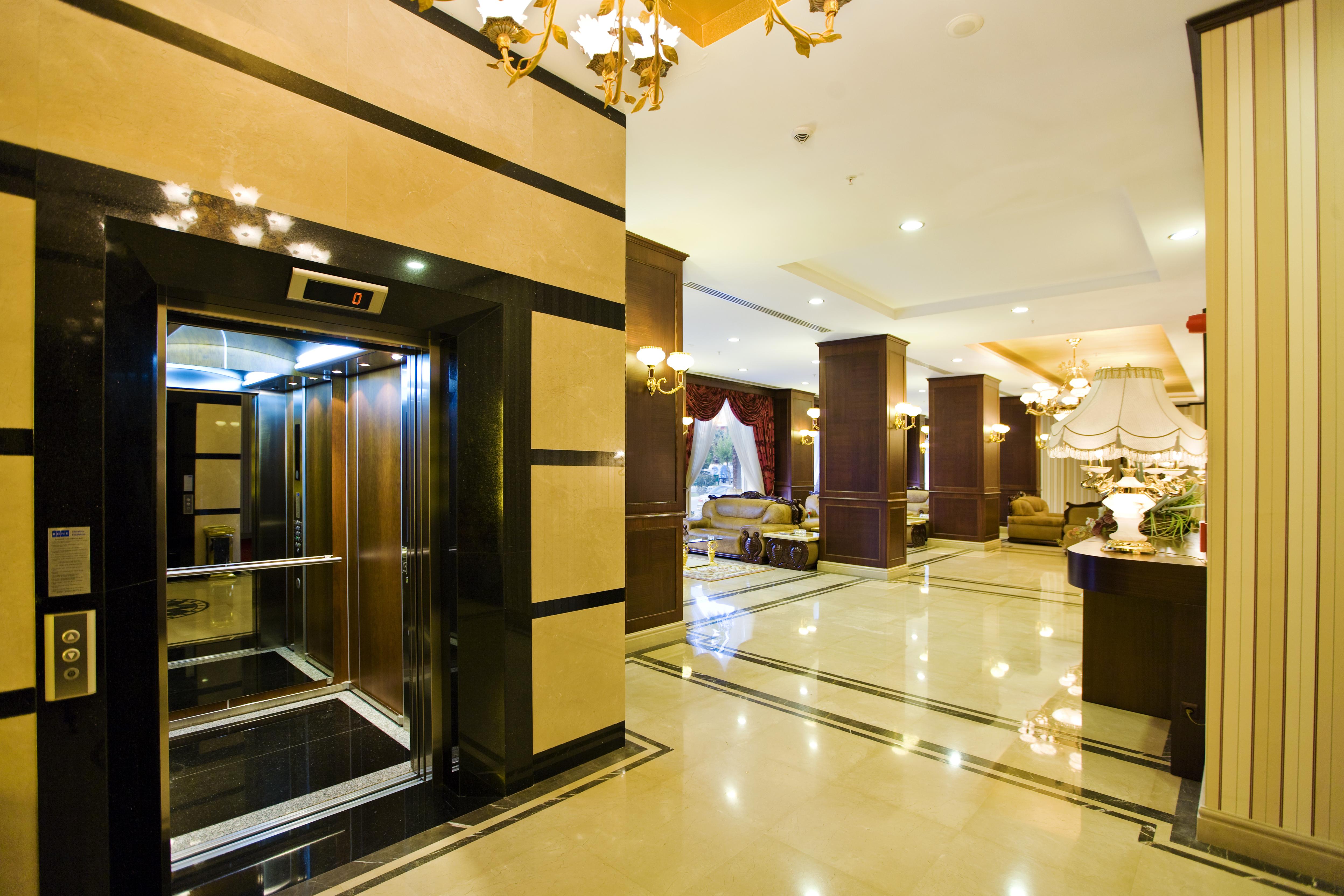 Latanya Palm & Spa Airport Анталия Екстериор снимка