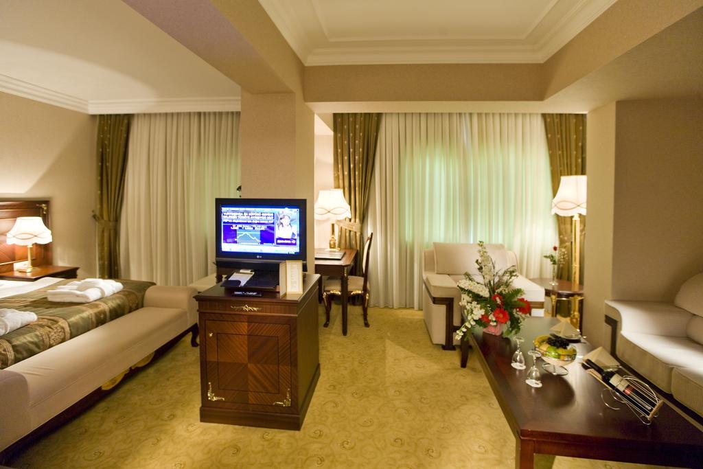 Latanya Palm & Spa Airport Анталия Екстериор снимка